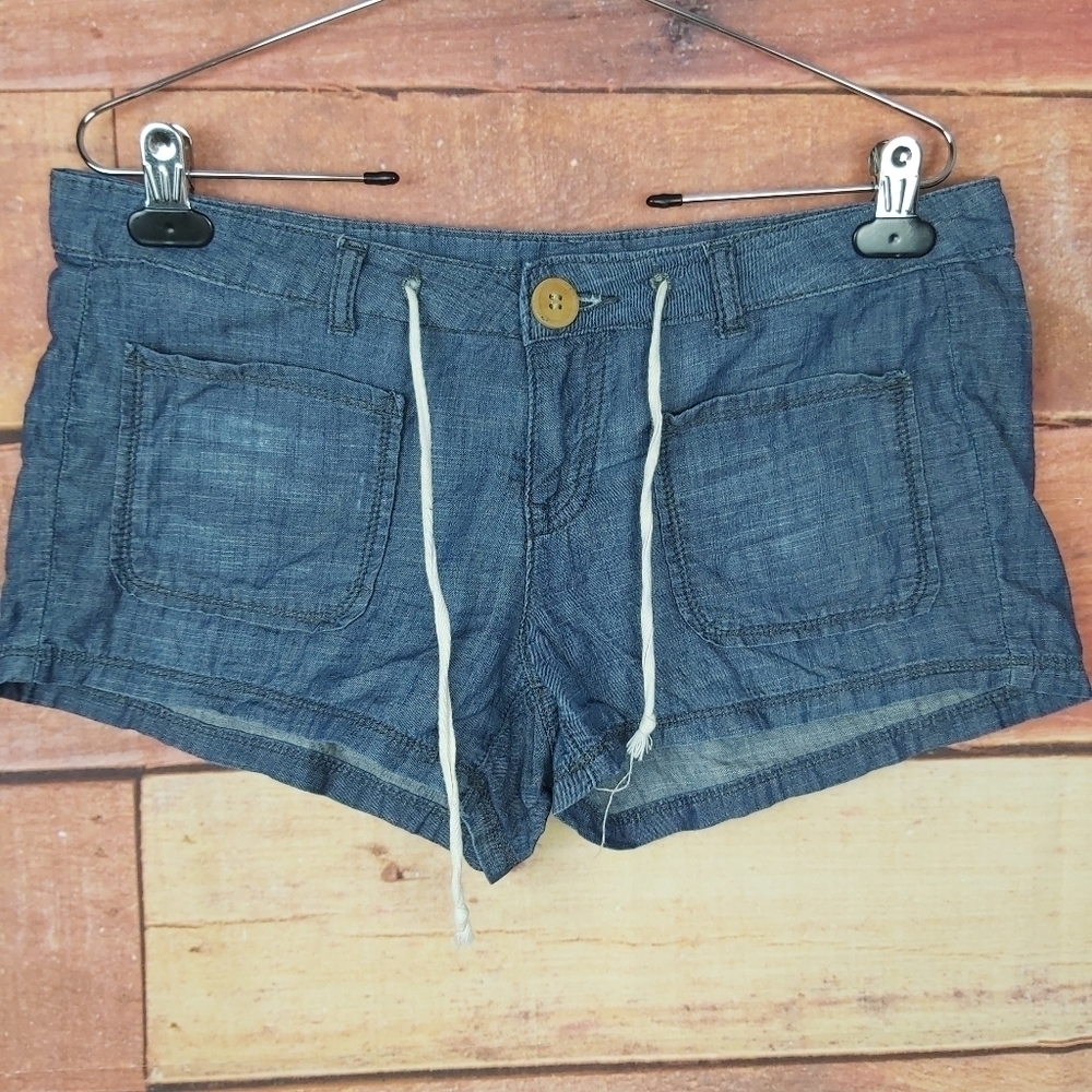 Element chambray light denim shorts size 28